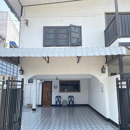 Udon House Apartment อุดรธานี ภายนอก รูปภาพ